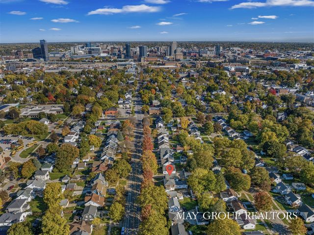 922 Lake Michigan Drive, Grand Rapids, MI 49504