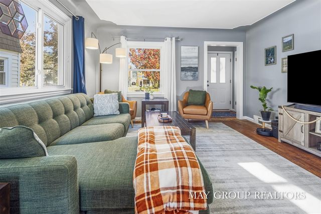 922 Lake Michigan Drive, Grand Rapids, MI 49504