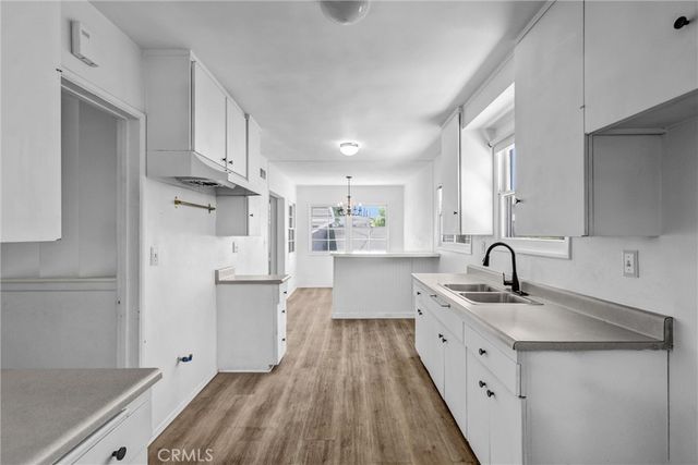 10939 Gloria, Los Angeles, CA 91344