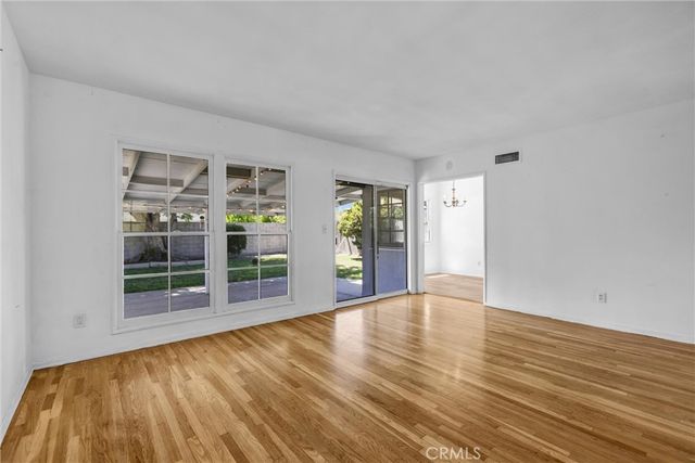 10939 Gloria, Los Angeles, CA 91344