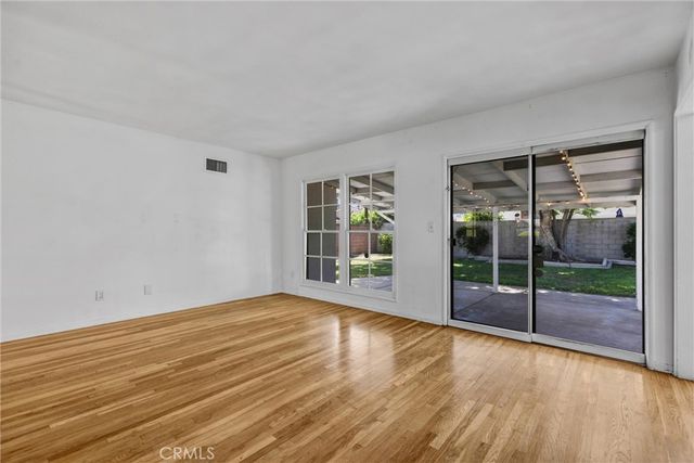 10939 Gloria, Los Angeles, CA 91344
