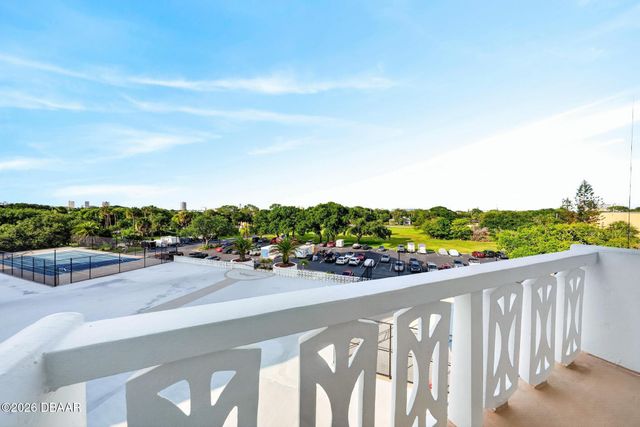 925 N Halifax Ave Apt 410, Daytona Beach, FL 32118