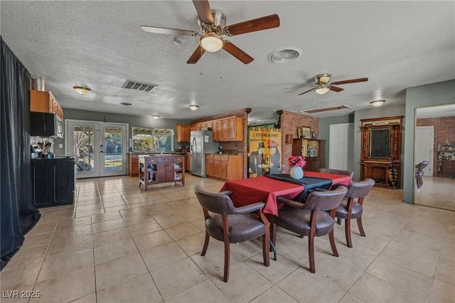 4202 West Pinecrest Circle, Las Vegas, NV 89121