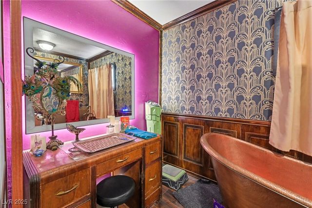 4202 West Pinecrest Circle, Las Vegas, NV 89121