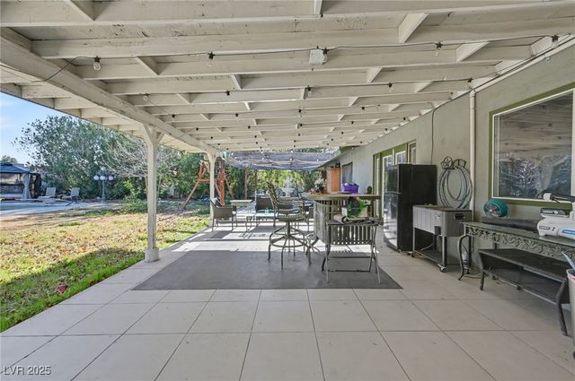 4202 West Pinecrest Circle, Las Vegas, NV 89121