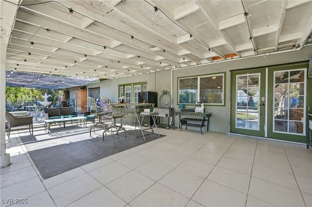 4202 West Pinecrest Circle, Las Vegas, NV 89121