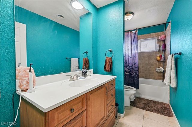 4202 West Pinecrest Circle, Las Vegas, NV 89121