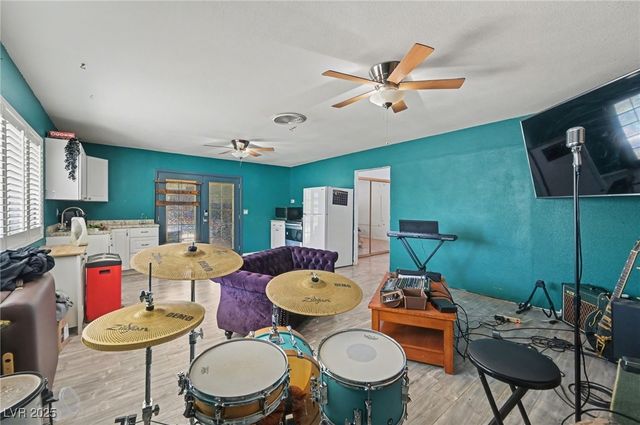 4202 West Pinecrest Circle, Las Vegas, NV 89121