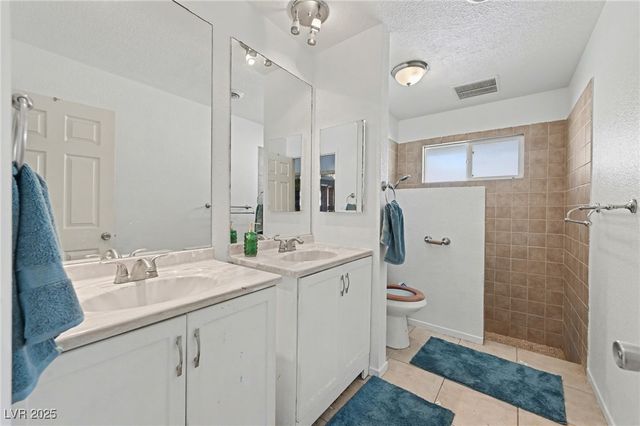 4202 West Pinecrest Circle, Las Vegas, NV 89121