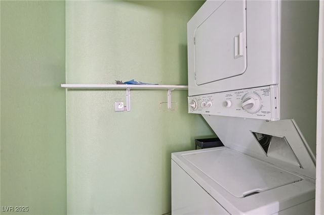 4202 West Pinecrest Circle, Las Vegas, NV 89121