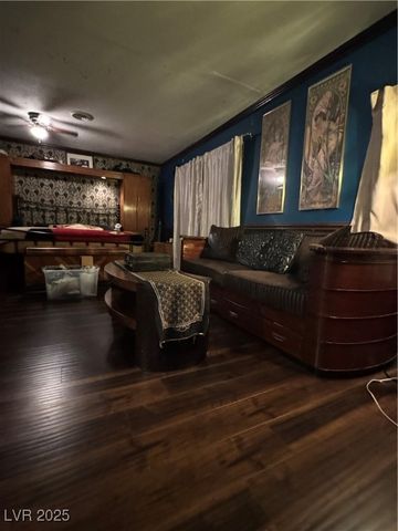 4202 West Pinecrest Circle, Las Vegas, NV 89121