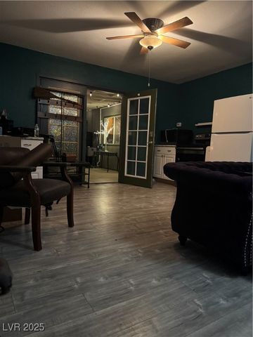 4202 West Pinecrest Circle, Las Vegas, NV 89121