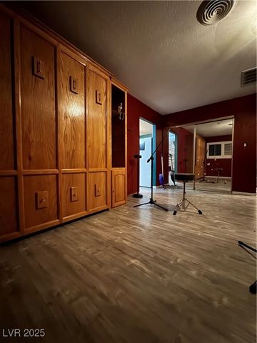 4202 West Pinecrest Circle, Las Vegas, NV 89121