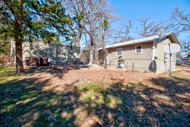 374 Hideaway Lane, Valley View, TX 76272