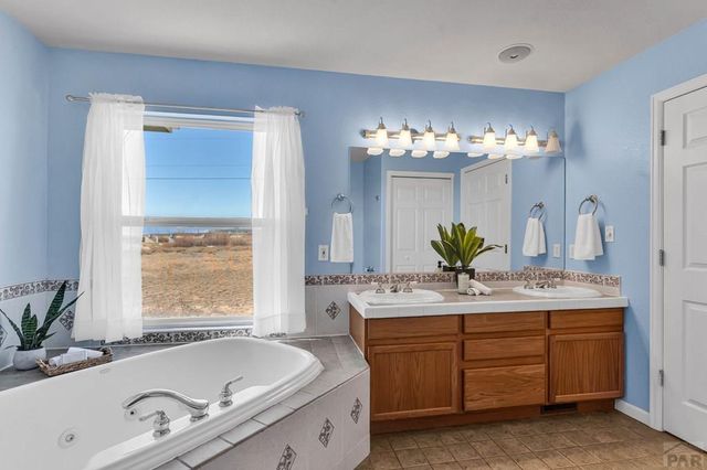 613 E Earl Dr, Pueblo West, CO 81007