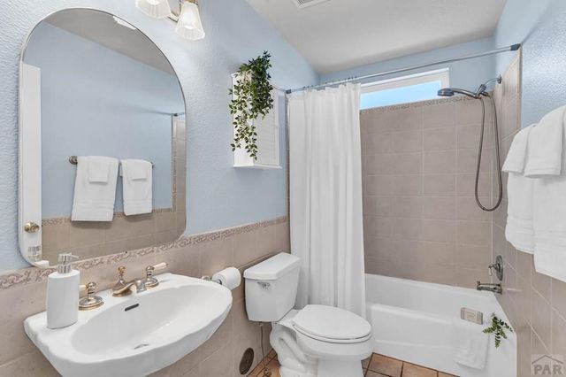 613 E Earl Dr, Pueblo West, CO 81007