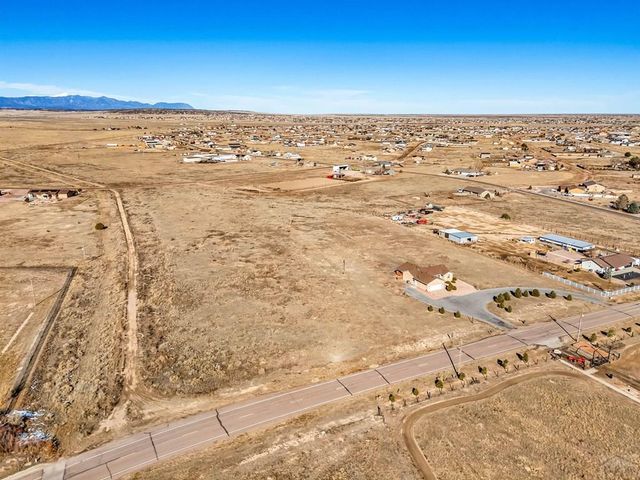 613 E Earl Dr, Pueblo West, CO 81007