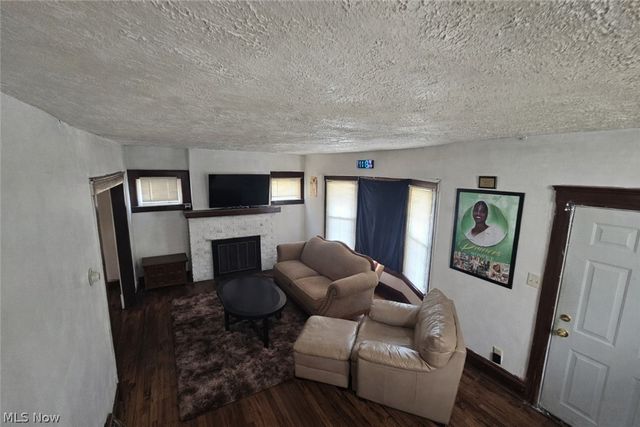 15301 Parkgrove Avenue, Cleveland, OH 44110