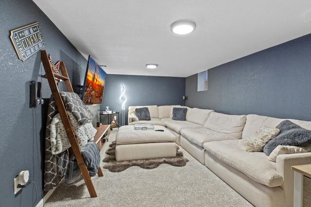 33 E pine, Stockton, CA 95204