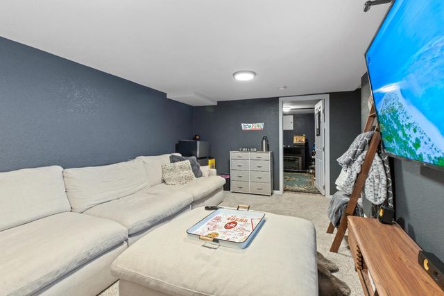 33 E pine, Stockton, CA 95204