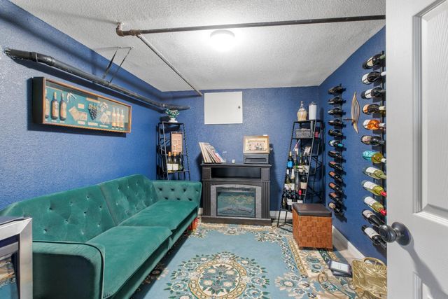 33 E pine, Stockton, CA 95204