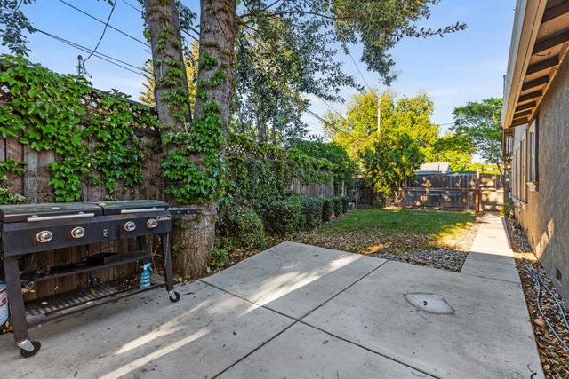 33 E pine, Stockton, CA 95204