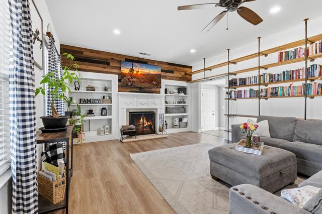 33 E pine, Stockton, CA 95204