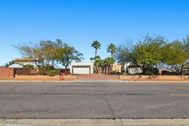 928 Santa Helena Avenue, Henderson, NV 89002