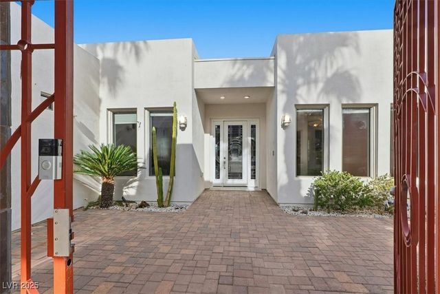 928 Santa Helena Avenue, Henderson, NV 89002