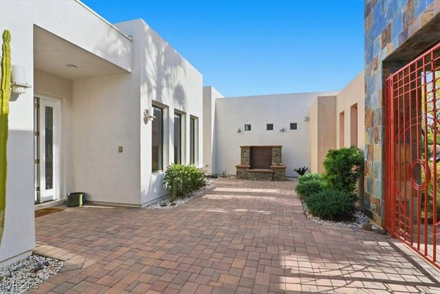 928 Santa Helena Avenue, Henderson, NV 89002