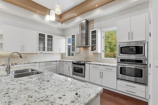 928 Santa Helena Avenue, Henderson, NV 89002