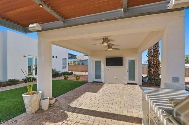 928 Santa Helena Avenue, Henderson, NV 89002