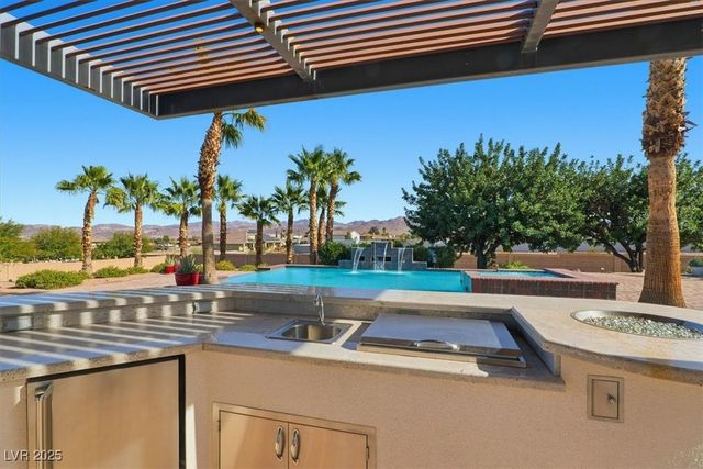 928 Santa Helena Avenue, Henderson, NV 89002