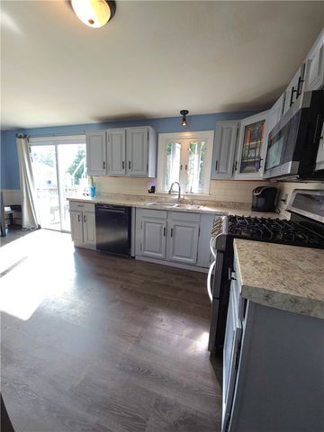 12 Navarre Street, West Warwick, RI 02893