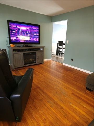 12 Navarre Street, West Warwick, RI 02893