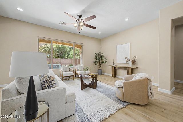 2937 E LONGHORN Drive, Gilbert, AZ 85297