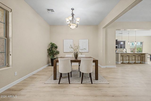 2937 E LONGHORN Drive, Gilbert, AZ 85297