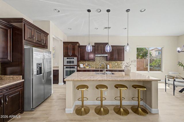 2937 E LONGHORN Drive, Gilbert, AZ 85297