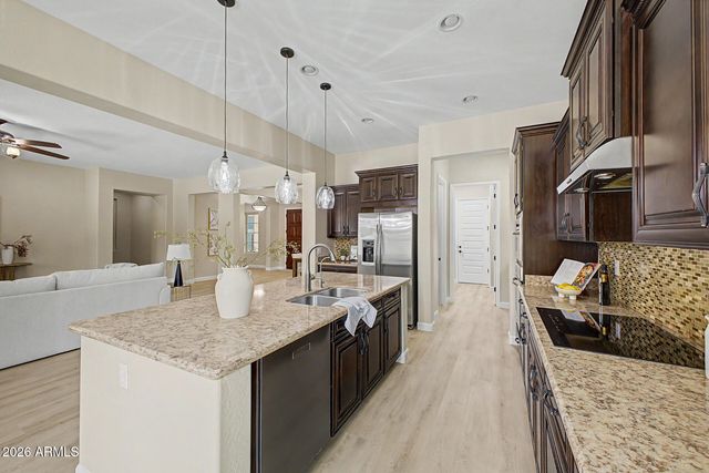 2937 E LONGHORN Drive, Gilbert, AZ 85297