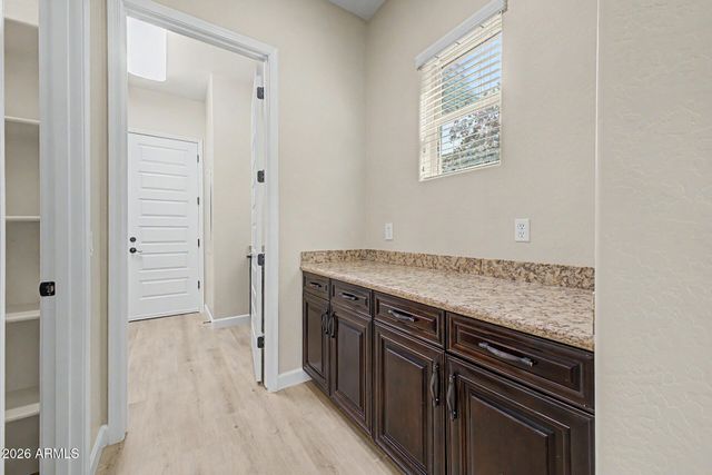 2937 E LONGHORN Drive, Gilbert, AZ 85297