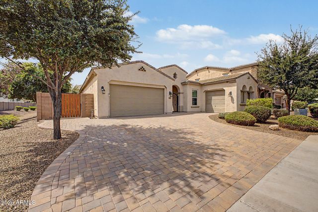 2937 E LONGHORN Drive, Gilbert, AZ 85297