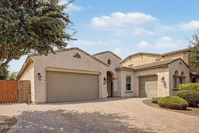 2937 E LONGHORN Drive, Gilbert, AZ 85297