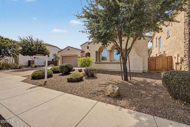 2937 E LONGHORN Drive, Gilbert, AZ 85297