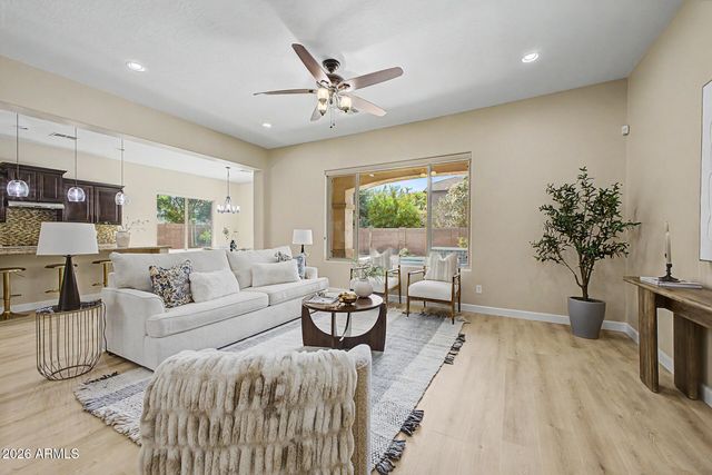 2937 E LONGHORN Drive, Gilbert, AZ 85297