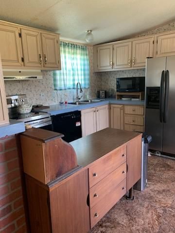 108 Mariana DR, Red Rock, TX 78662