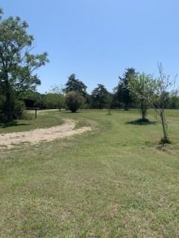 108 Mariana DR, Red Rock, TX 78662