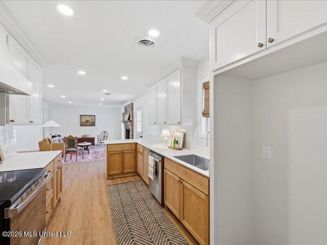 807 Normandy Drive, Clinton, MS 39056