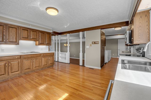 335 Robins St, Lawrenceburg, TN 38464