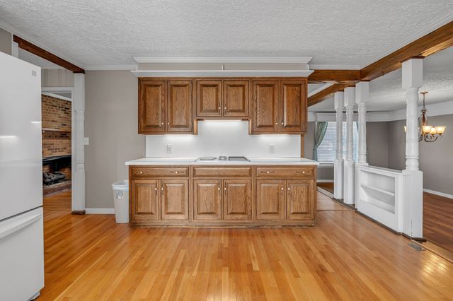 335 Robins St, Lawrenceburg, TN 38464