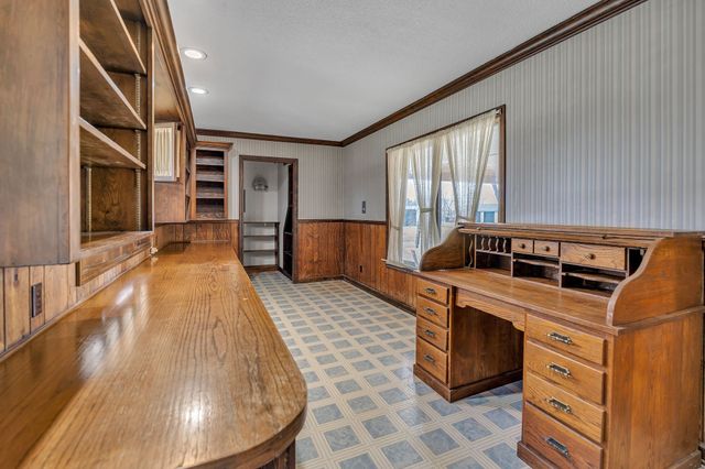 335 Robins St, Lawrenceburg, TN 38464